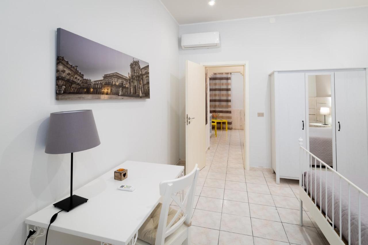 Syracuseapartments Il Piave Di Siracusa Appartamento Per 6 Persone Vicino Ad Ortigia A 200M Dal Mare Exteriör bild