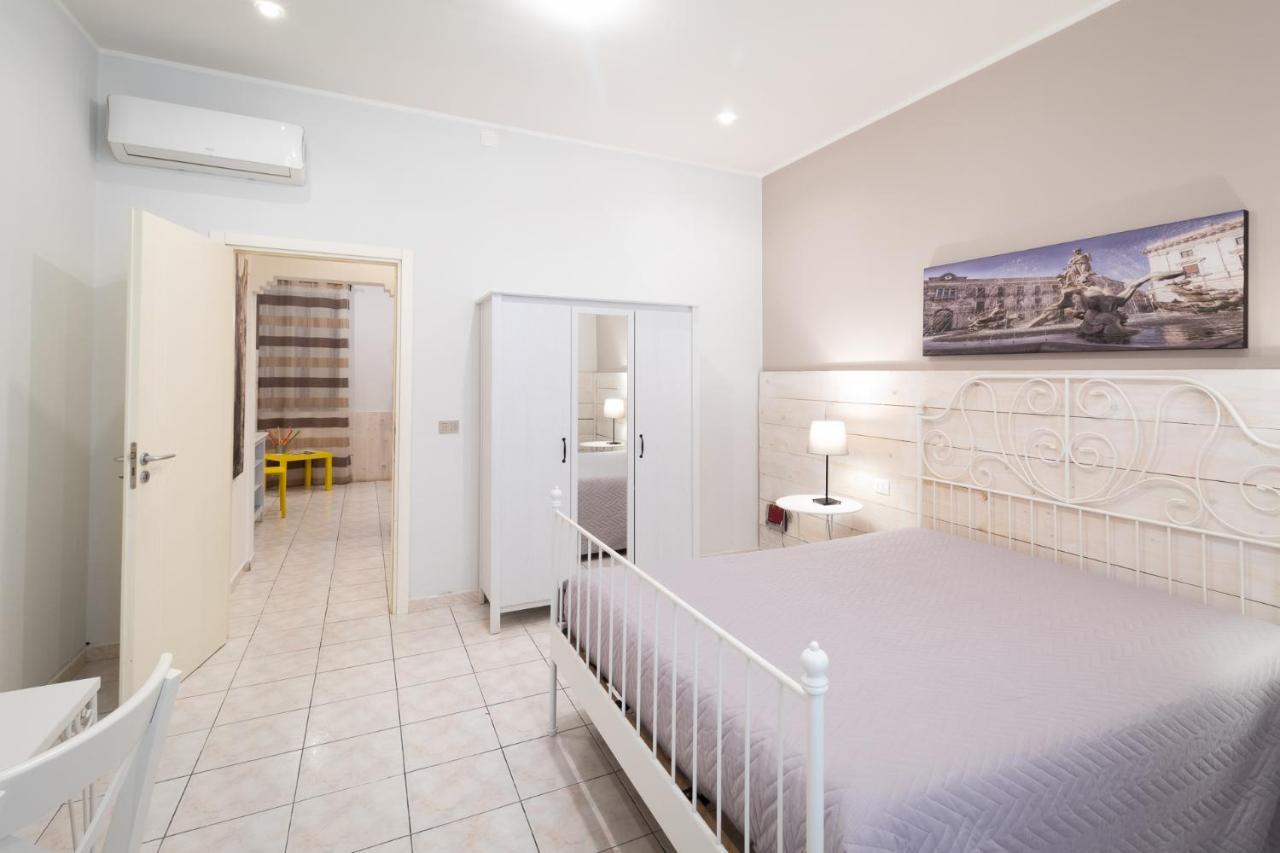 Syracuseapartments Il Piave Di Siracusa Appartamento Per 6 Persone Vicino Ad Ortigia A 200M Dal Mare Exteriör bild