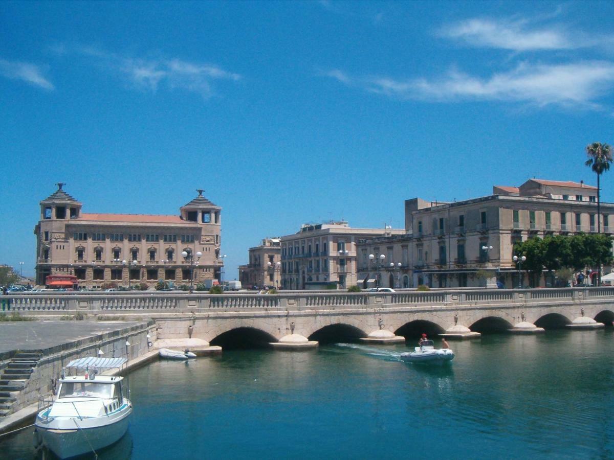 Syracuseapartments Il Piave Di Siracusa Appartamento Per 6 Persone Vicino Ad Ortigia A 200M Dal Mare Exteriör bild